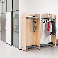 Monena Hangeri henkarit Lobby-naulakossa