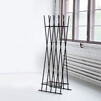 Monena Linkku stand-up rack for public spaces