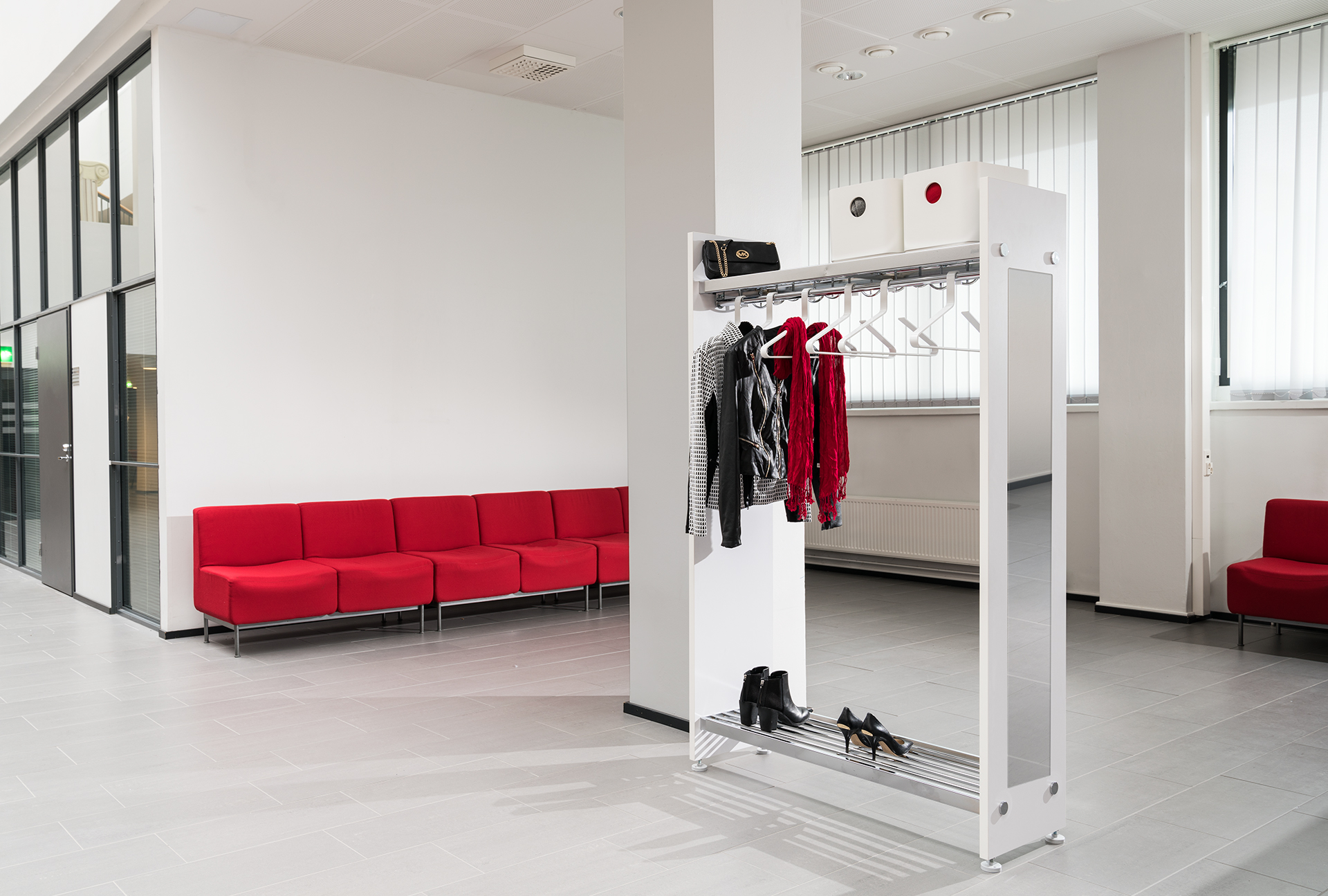 Peili (Lobby), Lisätarvikkeet - Monena