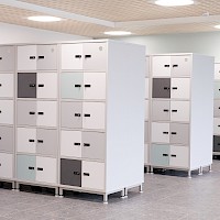 Monena Kiip lokerikko ovilla ja lukoilla, oppimisympäristön lokerikko, oppilaslokerikko, koululokerikko