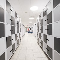 Monena Kiip lokerikko ovilla ja lukoilla, oppimisympäristön lokerikko, oppilaslokerikko, koululokerikko